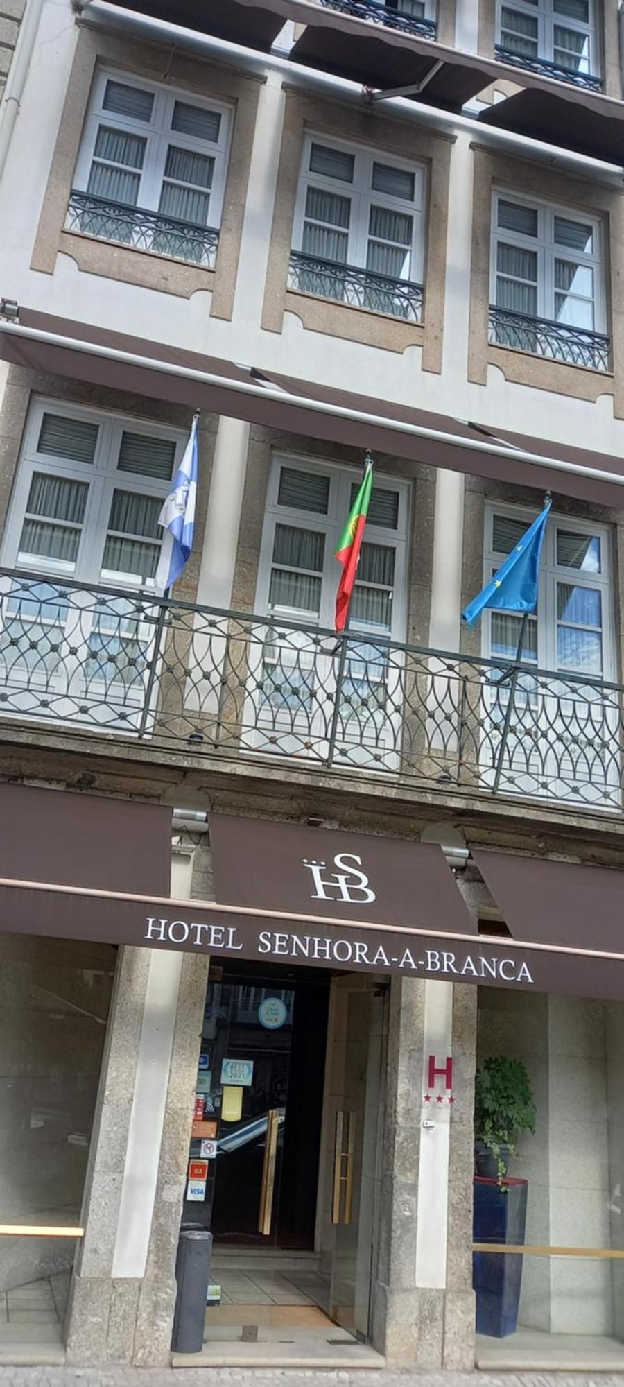 Senhora A Branca Hotel